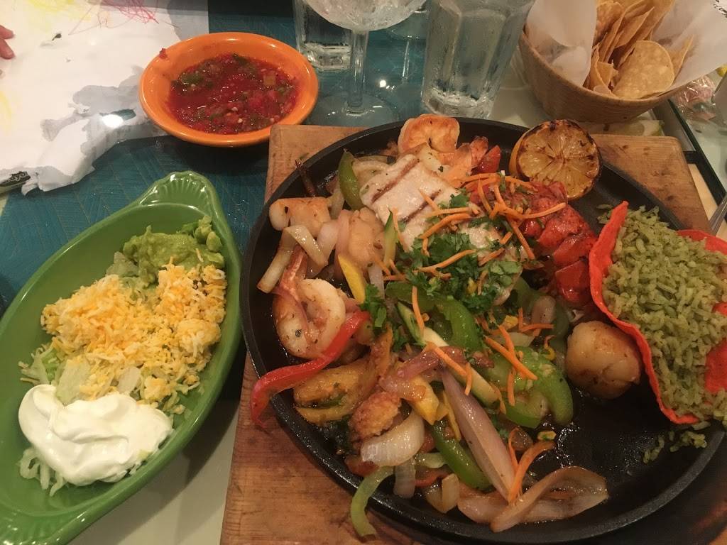 El Cholo | restaurant | 3520 East Coast Hwy, Corona Del Mar, CA 92625, USA | 9497776137 OR +1 949-777-6137