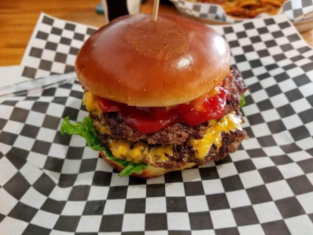 Honest Abes Burgers & Freedom | restaurant | 840 N 70th St, Lincoln, NE 68505, USA | 4022619860 OR +1 402-261-9860