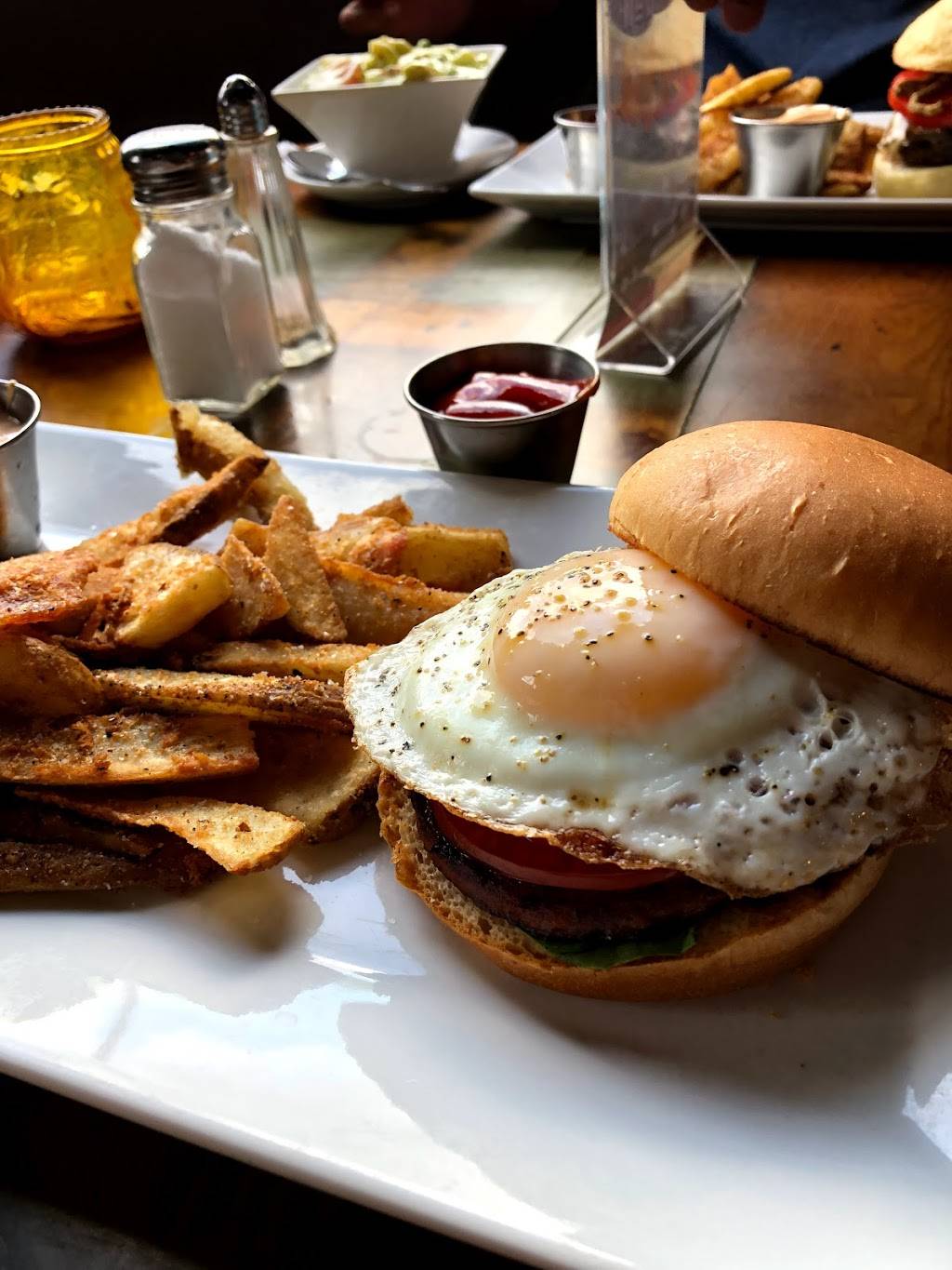 Strongwater Food and Spirits | restaurant | 401 W Town St, Columbus, OH 43215, USA | 6149283170 OR +1 614-928-3170