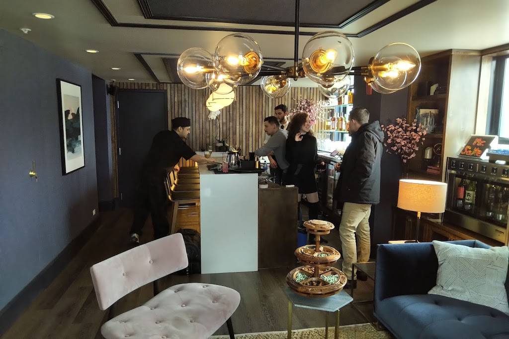 Sushi Suite 202 | restaurant | 1816 N Clark St, Chicago, IL 60614, USA | 3128181156 OR +1 312-818-1156