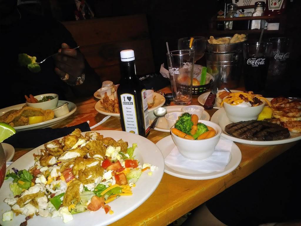 Texas Roadhouse | restaurant | 290 Emily Dr, Clarksburg, WV 26301, USA | 3045667814 OR +1 304-566-7814