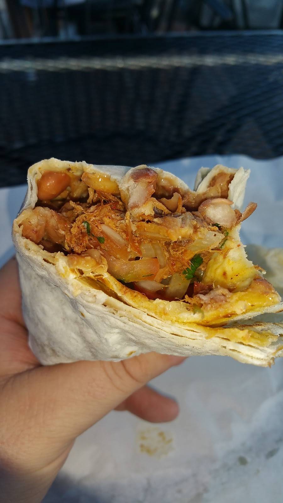 Yucas | restaurant | 2056 Hillhurst Ave, Los Angeles, CA 90027, USA | 3236621214 OR +1 323-662-1214