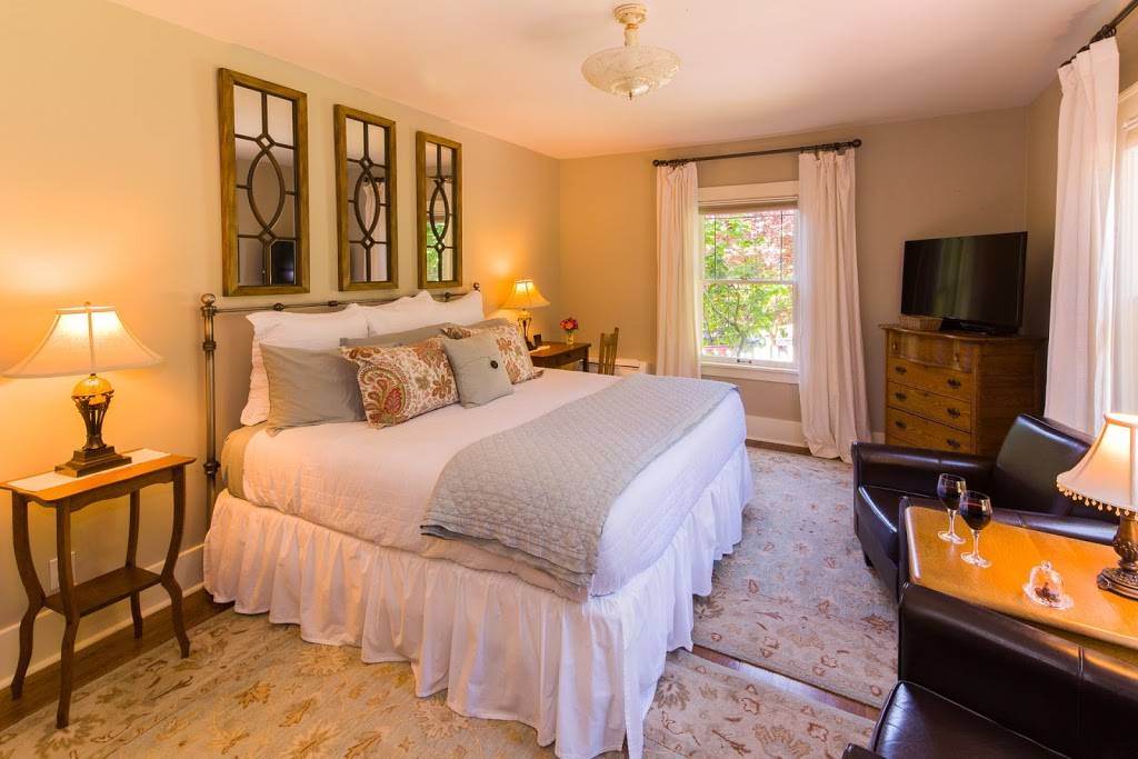 Greenlake Guest House | restaurant | 7630 East Green Lake Dr N, Seattle, WA 98103, USA | 2067298700 OR +1 206-729-8700