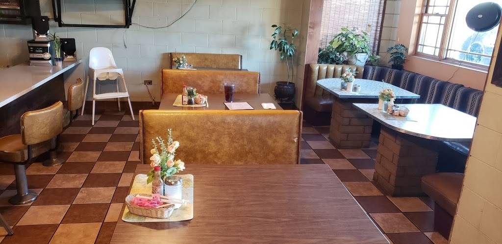 Annies Restaurant | restaurant | 27666 CA-74, Romoland, CA 92585, USA | 9519280217 OR +1 951-928-0217