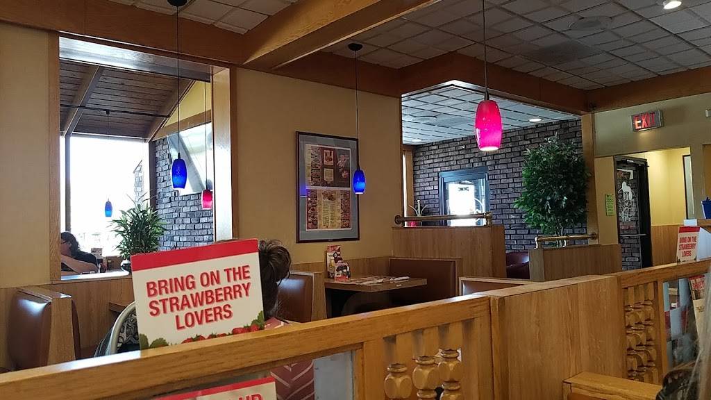 Big Boy | restaurant | 1610 S Main St, Chelsea, MI 48118, USA | 7345939929 OR +1 734-593-9929