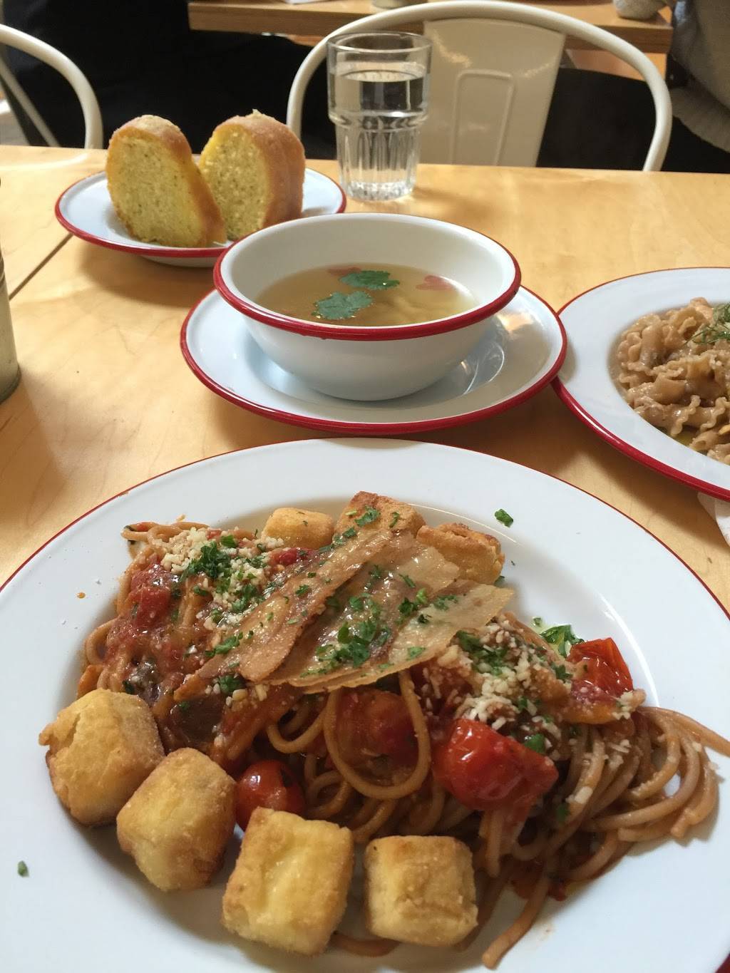 Dué Cucina Italiana | restaurant | 412 Broadway E, Seattle, WA 98102, USA | 2062086670 OR +1 206-208-6670