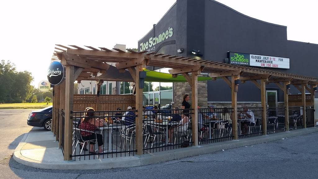 Joe Schmoes Eats N Drinks | restaurant | 5881 Malden Rd, Windsor, ON N9H 1S5, Canada | 5192505522 OR +1 519-250-5522