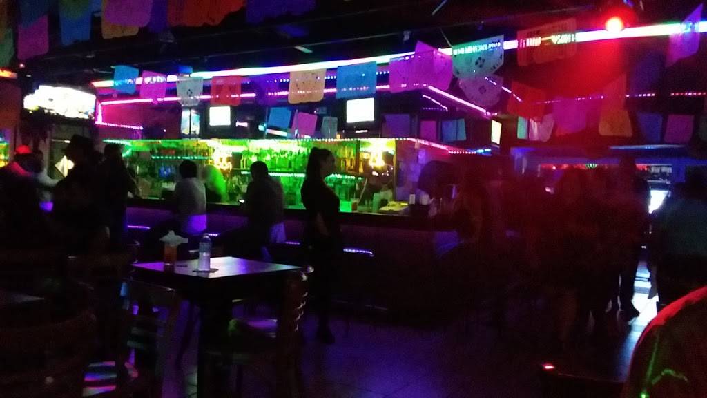 Mango Restaurant | restaurant | 8743 N Milwaukee Ave, Niles, IL 60714, USA | 8479670030 OR +1 847-967-0030