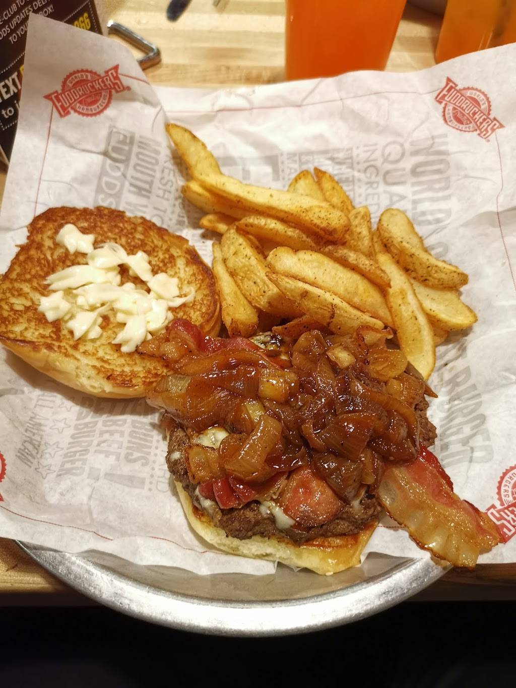 Fuddruckers | restaurant | 1592A Rockville Pike, Rockville, MD 20852, USA | 3014683501 OR +1 301-468-3501