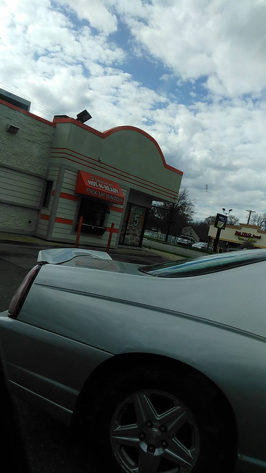 Little Caesars Pizza | meal takeaway | 8801 W Nine Mile Rd, Oak Park, MI 48237, USA | 2485426866 OR +1 248-542-6866