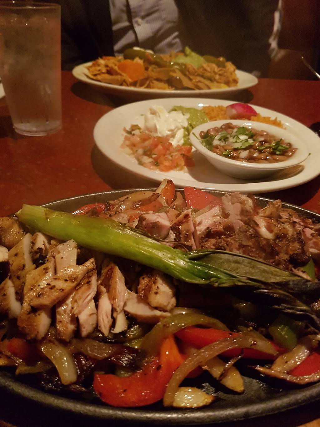 La Cabaña | restaurant | 738 Rose Ave, Venice, CA 90291, USA | 3103927973 OR +1 310-392-7973