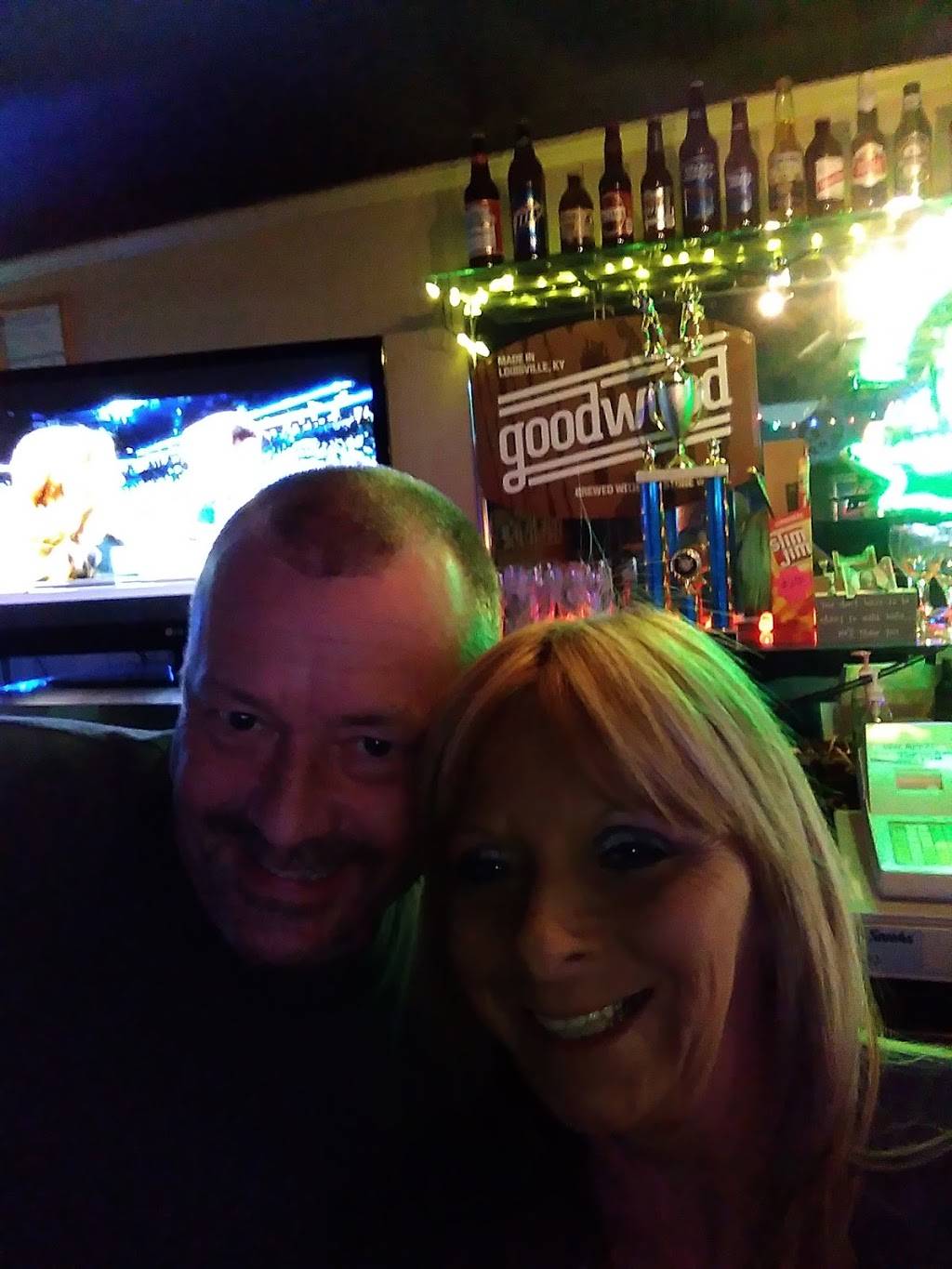 Hollys Pour House | restaurant | 907 Ulrich Ave, Louisville, KY 40219, USA | 5029660654 OR +1 502-966-0654