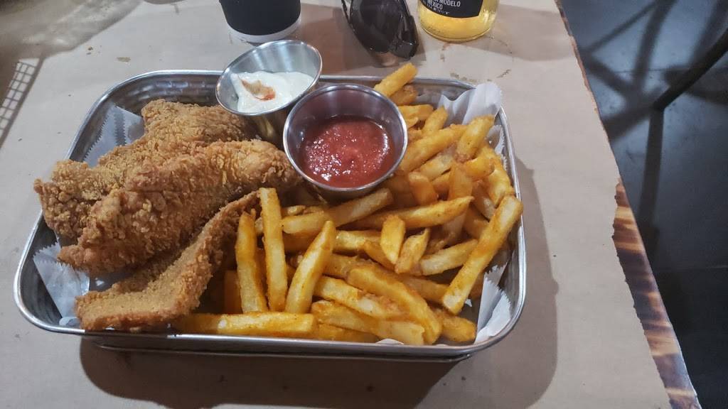 Mr. & Mrs. Crab | restaurant | 2414 Del Prado Blvd S, Cape Coral, FL 33990, USA | 2399842367 OR +1 239-984-2367