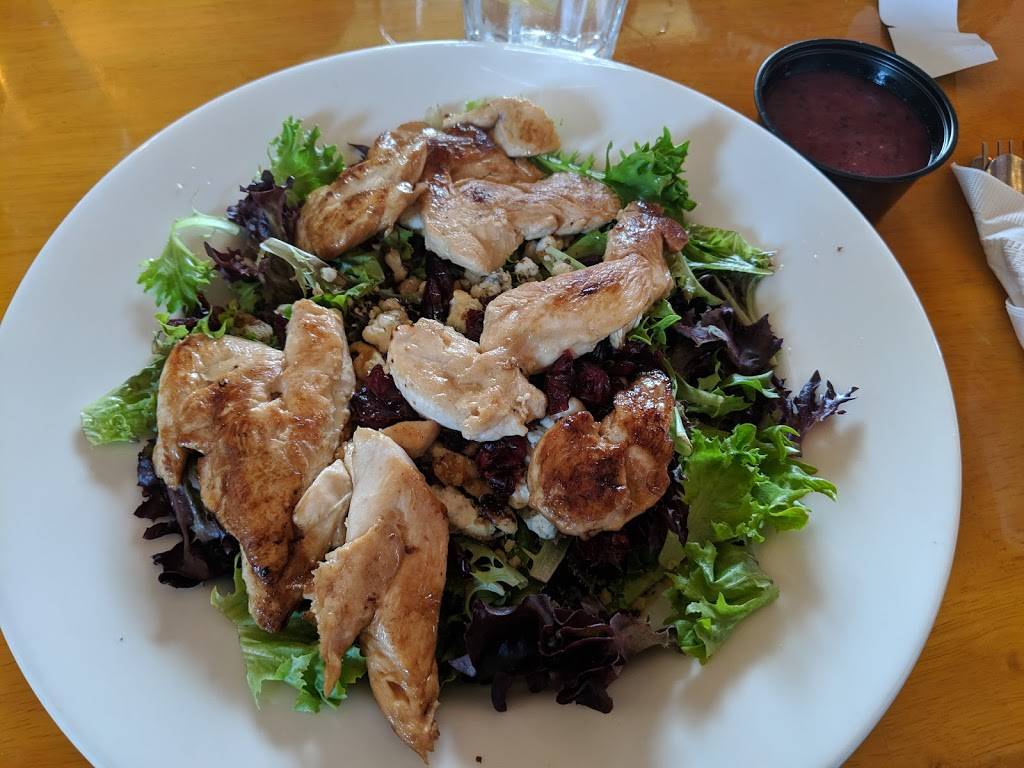 E.B. Flatts | restaurant | 245 W Main St, East Brookfield, MA 01515, USA | 5088676643 OR +1 508-867-6643