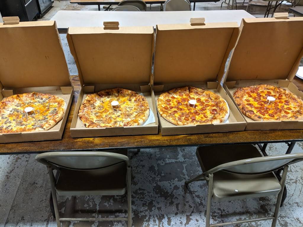 Canditos Pizzeria & Ice Cream | restaurant | 1025 Old Zelienople Rd, Ellwood City, PA 16117, USA | 7247521835 OR +1 724-752-1835