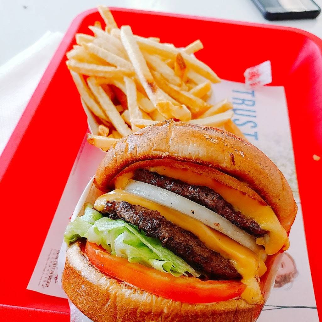 In-N-Out Burger | restaurant | 2001 Alta Arden Expy, Sacramento, CA 95825, USA | 8007861000 OR +1 800-786-1000