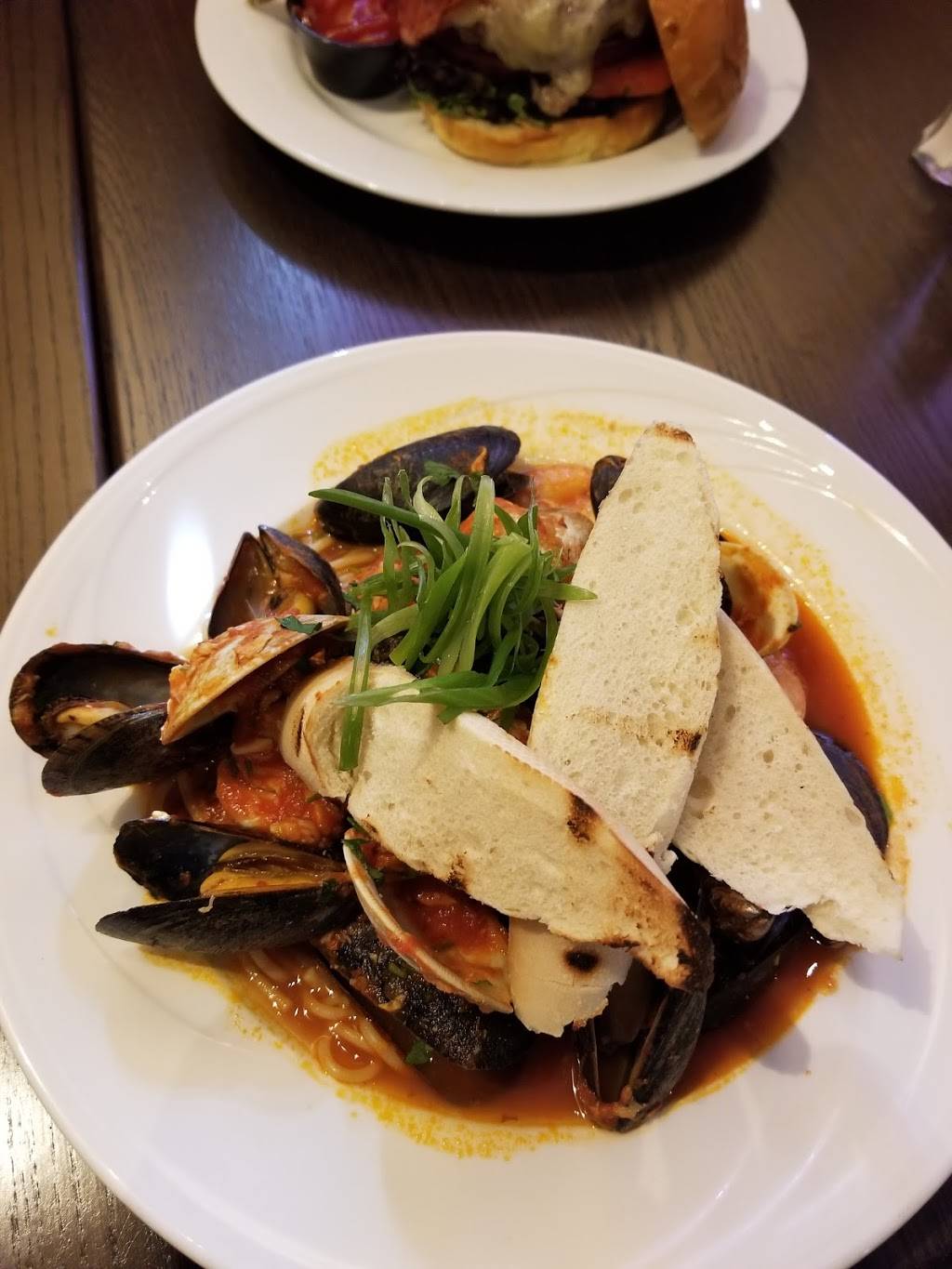 Seven An American Bistro | restaurant | 7 Northside Dr, Clifton Park, NY 12065, USA | 5183711777 OR +1 518-371-1777