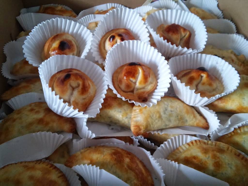 La Mateada Dulce | restaurant | 909 E Lake St, Aurora, IL 60506, USA | 3312622508 OR +1 331-262-2508