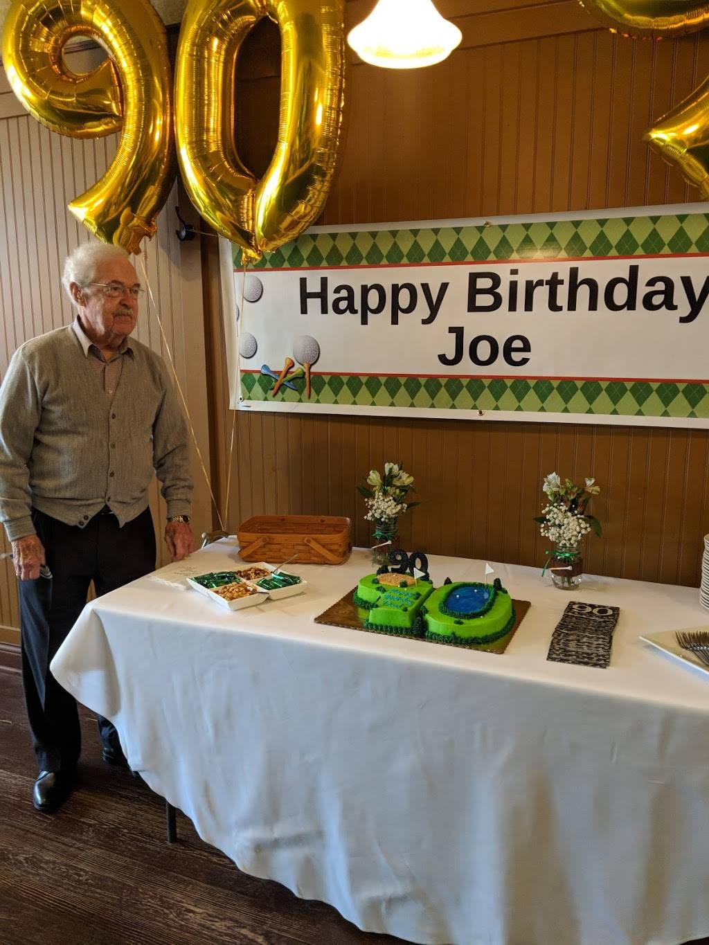 Carols Corner | restaurant | 101 N State St, South Whitley, IN 46787, USA | 2607234064 OR +1 260-723-4064