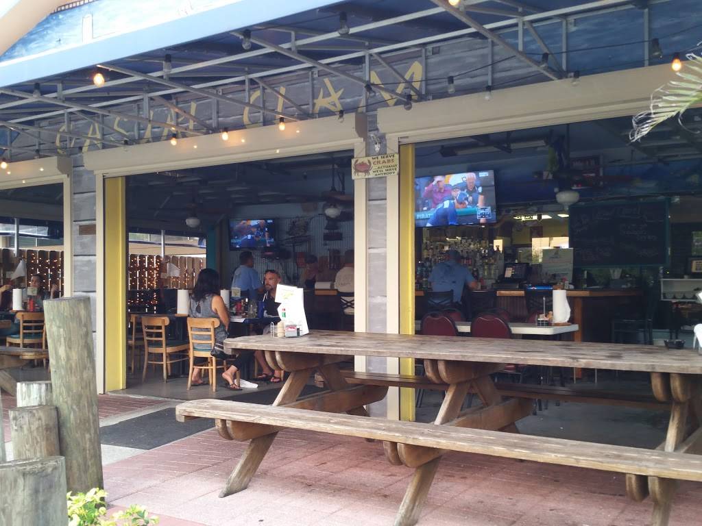 Casual Clam Seafood Bar & Grill | restaurant | 3336 Dr M.L.K. Jr St N, St. Petersburg, FL 33704, USA | 7278952526 OR +1 727-895-2526