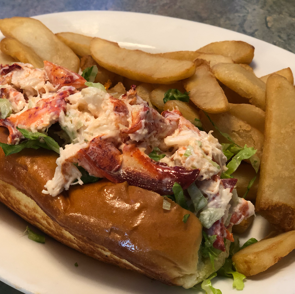 Laura’s Pleasant View Diner | restaurant | 132 Pleasant View Ave, Smithfield, RI 02917, USA | 4012311015 OR +1 401-231-1015