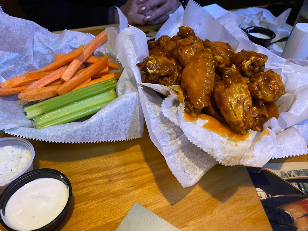 Buffalos Reef | restaurant | northeast 32548, 116 Eglin Pkwy NE, Fort Walton Beach, FL 32548, USA | 8502439464 OR +1 850-243-9464