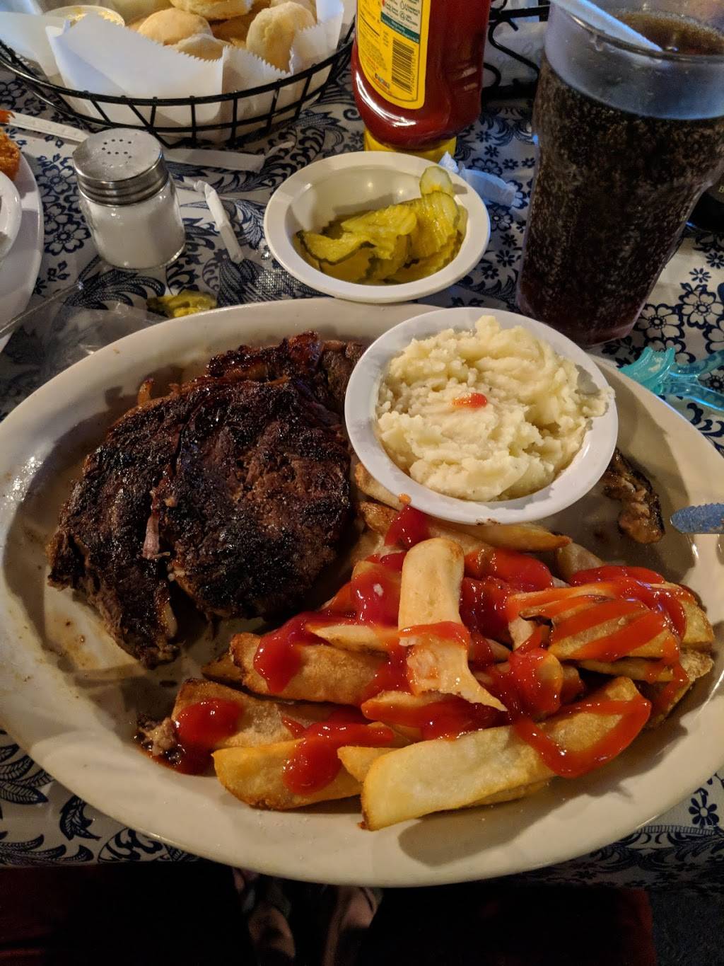 The Beacon Light Tea Room | restaurant | 6276 TN-100, Bon Aqua, TN 37025, USA | 9316703880 OR +1 931-670-3880