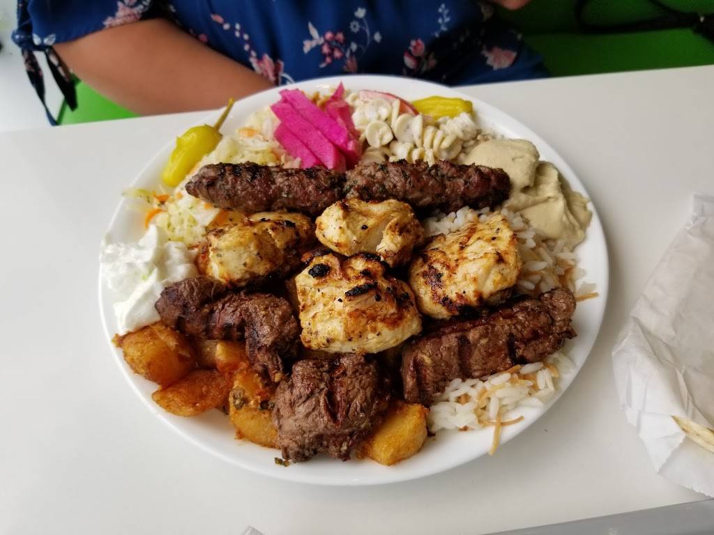 Restaurant Shish Taouk | restaurant | 6200 Boulevard Taschereau, Brossard, QC J4W 3J8, Canada | 4508902222 OR +1 450-890-2222