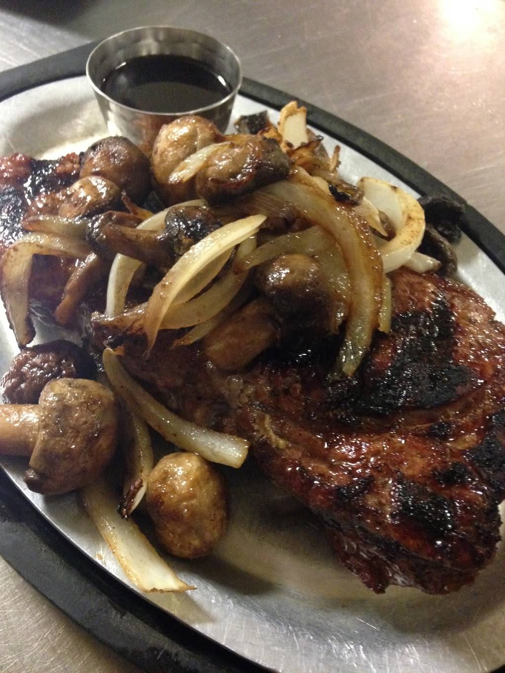 Richards Restaurant and Bar | restaurant | 5305 N 32nd Ave, Wausau, WI 54401, USA | 7156757070 OR +1 715-675-7070