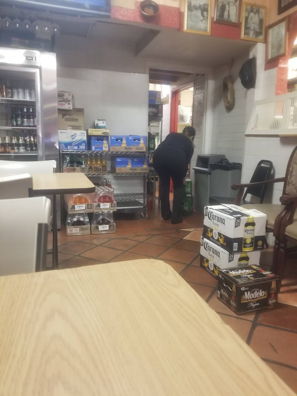 Los Tacos | restaurant | 485 Maple Ave, Westbury, NY 11590, USA | 5169979701 OR +1 516-997-9701