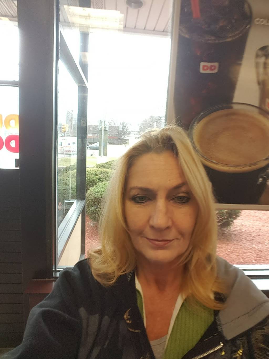 Dunkin | cafe | 330 W Oregon Ave, Philadelphia, PA 19148, USA | 2155517910 OR +1 215-551-7910