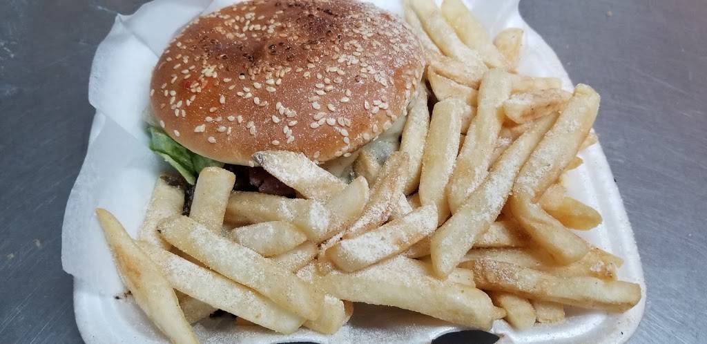 Crown Burgers & Subs | restaurant | 26177 Euclid Ave, Euclid, OH 44132, USA | 2167311133 OR +1 216-731-1133