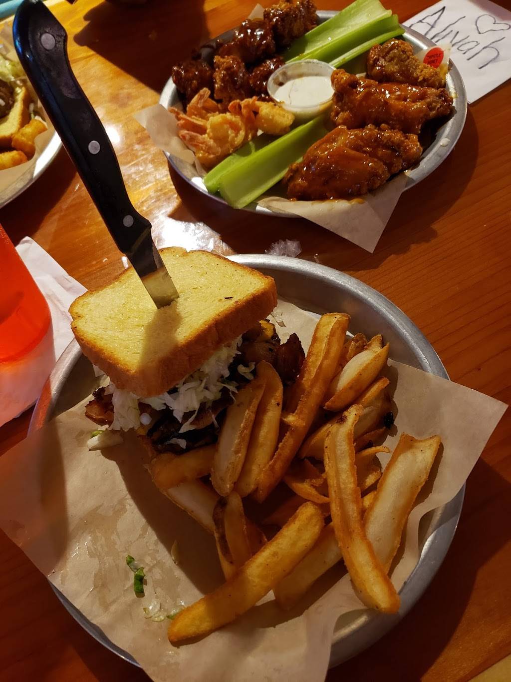 Hooters | meal takeaway | 3901 N Kings Hwy, Myrtle Beach, SC 29577, USA | 8436263467 OR +1 843-626-3467