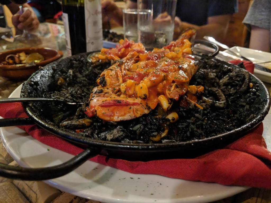 El Pimiento Restaurant | restaurant | 16403 NW 67th Ave, Miami Lakes, FL 33014, USA | 3058268181 OR +1 305-826-8181