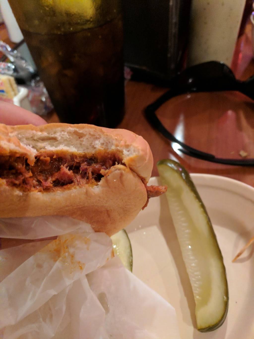 Smokehouse BBQ | restaurant | 307 US-82, Lindsay, TX 76250, USA | 9406659052 OR +1 940-665-9052