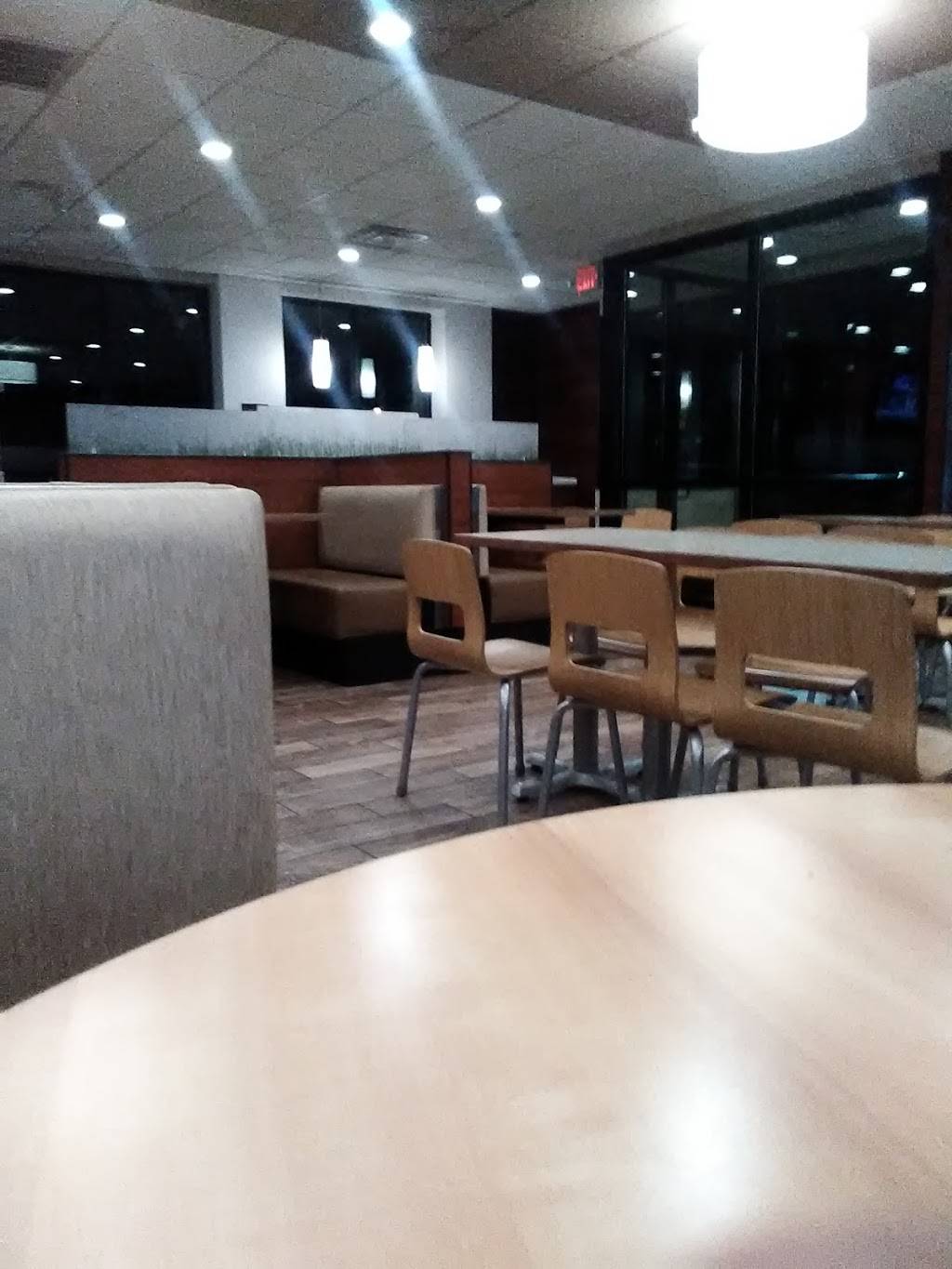 Wendys | restaurant | 1105 Main St, Stratford, CT 06615, USA | 2033869330 OR +1 203-386-9330