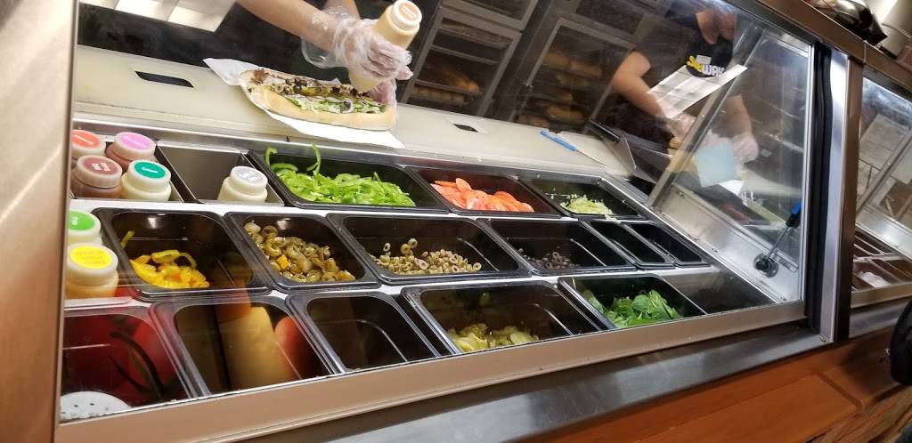 Subway | restaurant | 316 Wilson Ave, Toronto, ON M3H 1S8, Canada | 4166331222 OR +1 416-633-1222