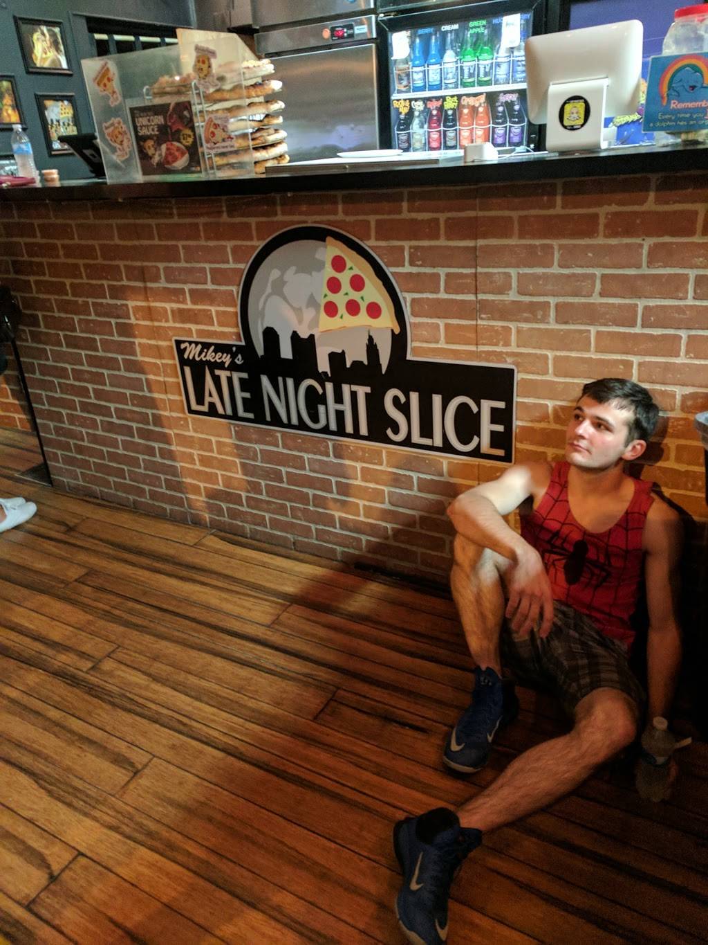 Mikeys Late Night Slice | restaurant | 15 E Duncan St, Columbus, OH 43202, USA | 6142620680 OR +1 614-262-0680