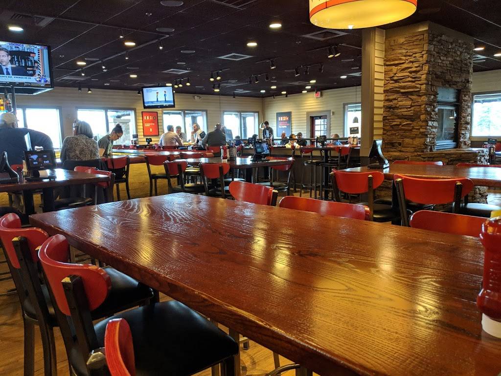 Smokey Bones Bar & Fire Grill | meal takeaway | 4875 28th St SE, Grand Rapids, MI 49512, USA | 6169565398 OR +1 616-956-5398