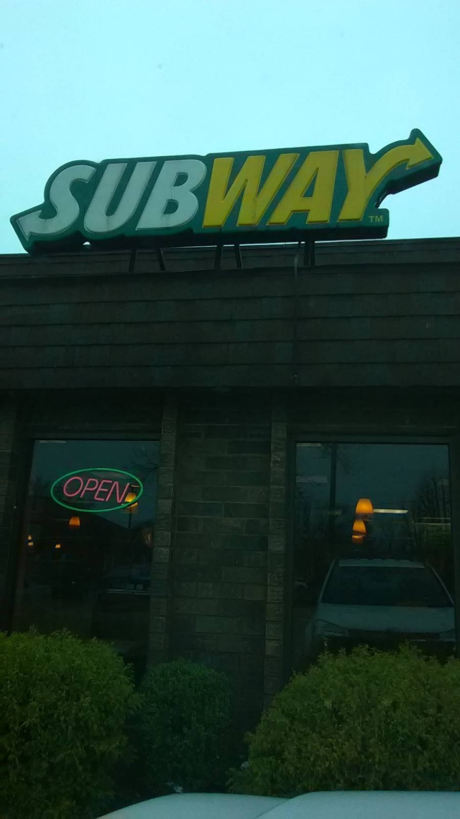 Subway Restaurants | restaurant | 610 W Main St, West Frankfort, IL 62896, USA | 6189373700 OR +1 618-937-3700
