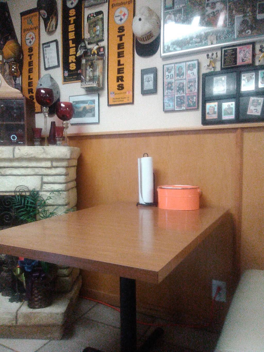 Whitewater Pizza Parlor | restaurant | 209 S Main St, Whitewater, KS 67154, USA | 3167992111 OR +1 316-799-2111