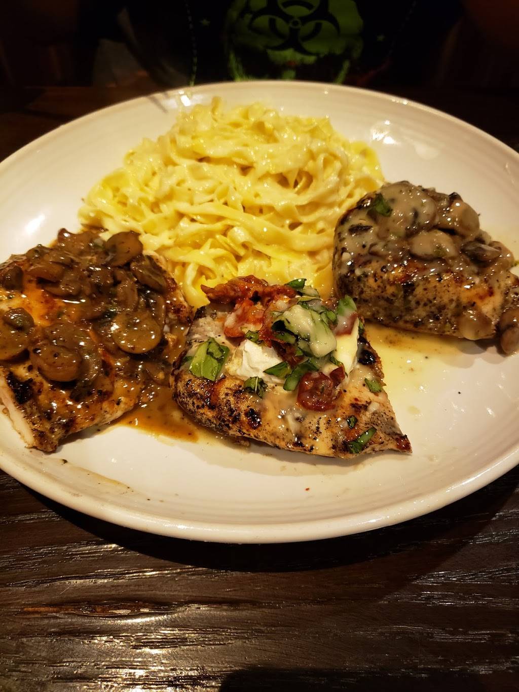 Carrabbas Italian Grill | restaurant | 11141 Southern Blvd, Royal Palm Beach, FL 33411, USA | 5617939980 OR +1 561-793-9980