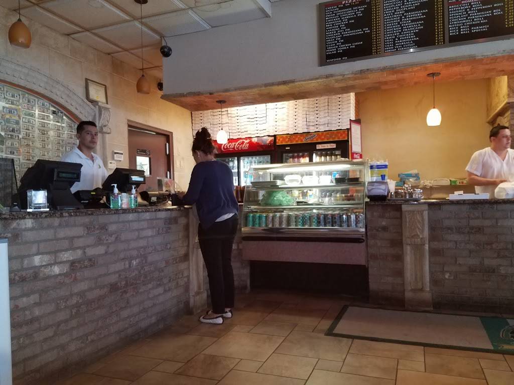 Rays Traditional Pizza | restaurant | 28 Union Ave, Cresskill, NJ 07626, USA | 2012666660 OR +1 201-266-6660