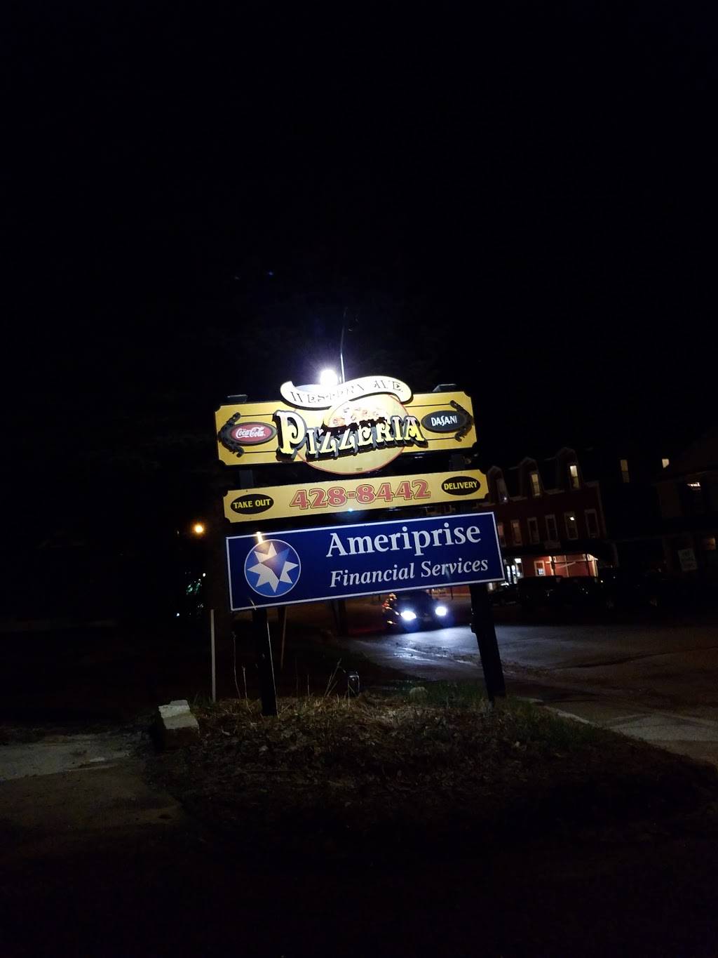 Western Ave Pizzeria | restaurant | 26 Western Ave, Henniker, NH 03242, USA | 6034288442 OR +1 603-428-8442