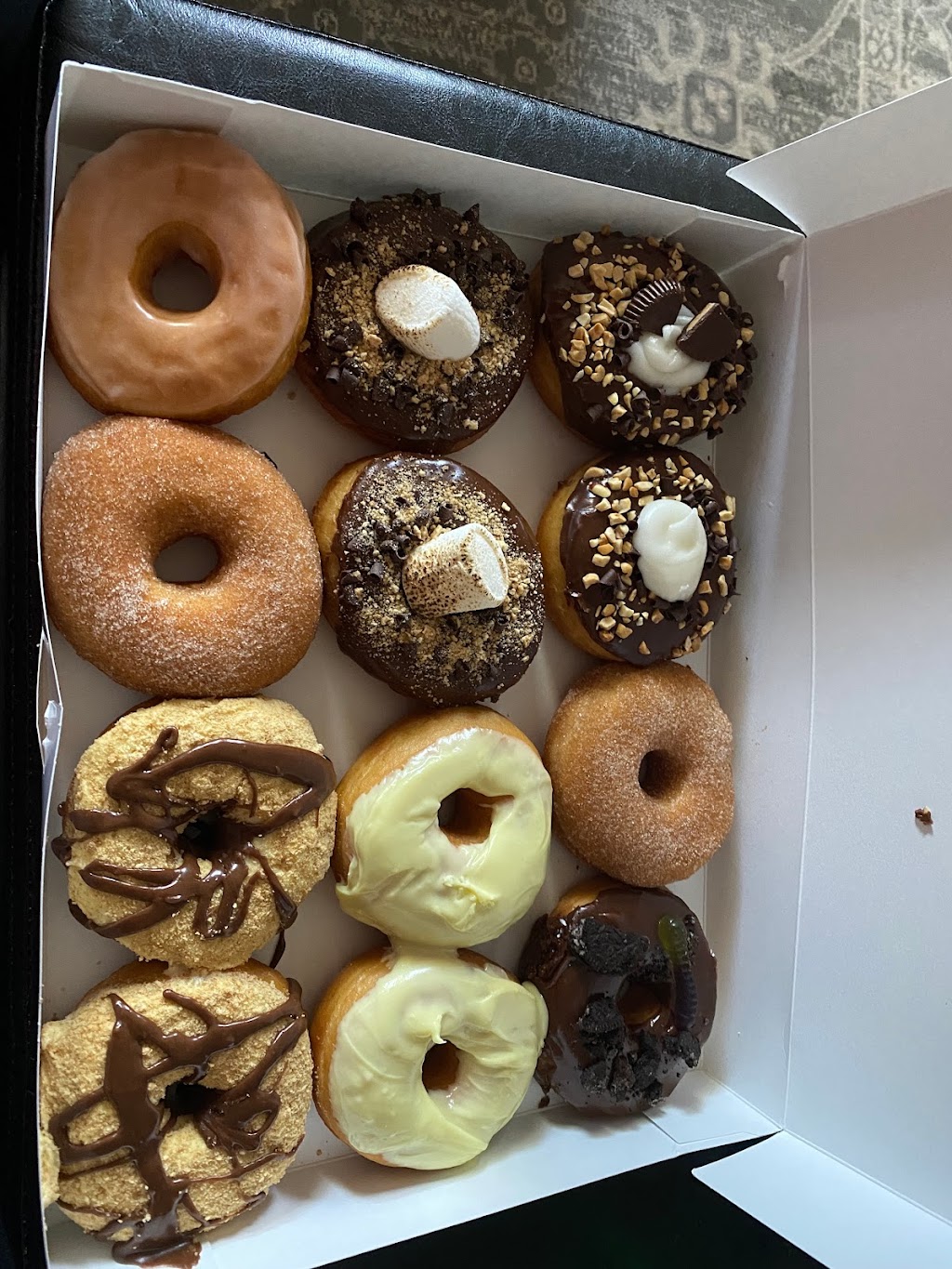 Chicos Oven | meal takeaway | 3023 E 83rd St, Chicago, IL 60617, USA | 7737562328 OR +1 773-756-2328