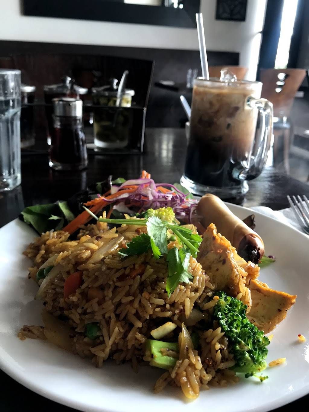 Arayas Vegetarian Place | restaurant | 8101½ Beverly Blvd, Los Angeles, CA 90048, USA | 3239000557 OR +1 323-900-0557