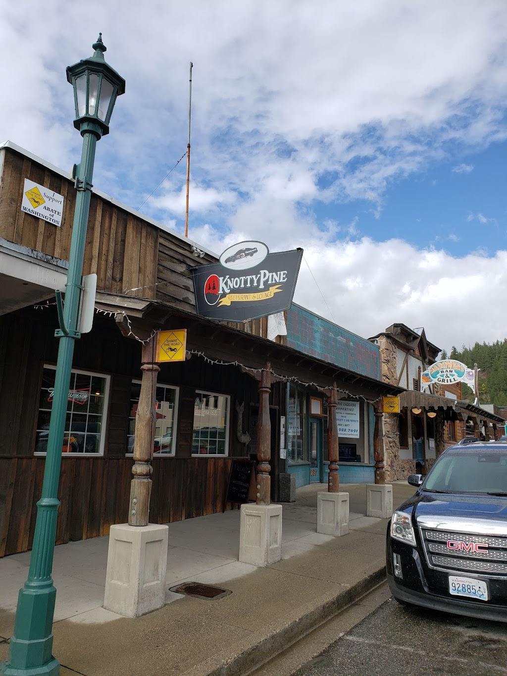 The Knotty Pine Resturant & Lounge | restaurant | 645 S Clark Ave, Republic, WA 99166, USA | 5097750926 OR +1 509-775-0926