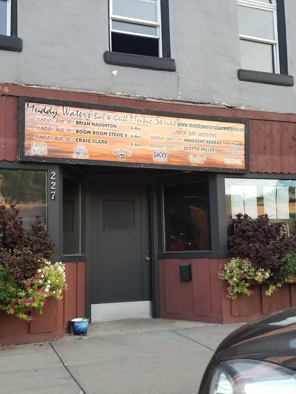 Muddy Waters Bar & Grill | restaurant | 231 Broad St, Prescott, WI 54021, USA | 7152625999 OR +1 715-262-5999