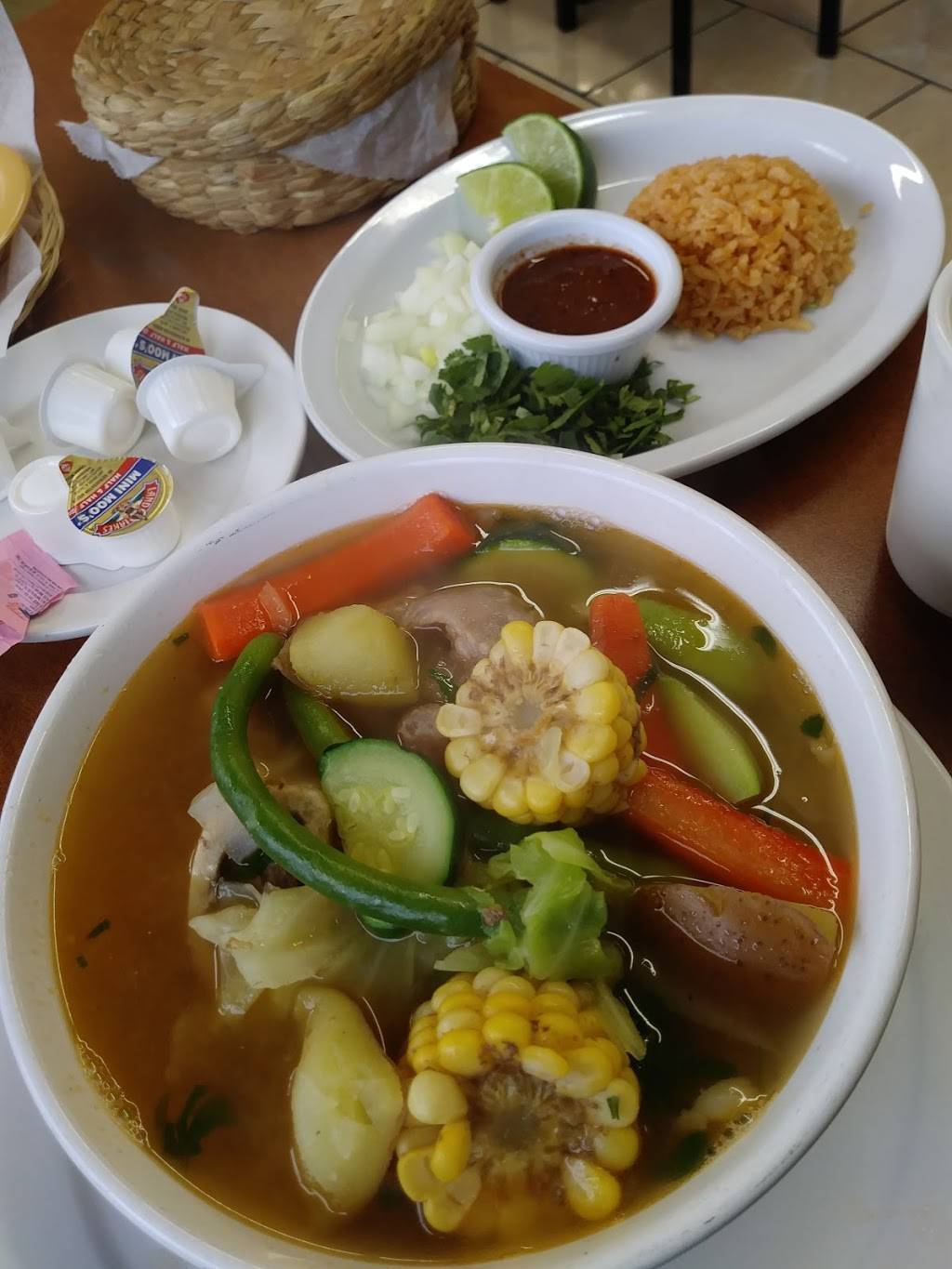 El Borrego Mexican Restaurant | restaurant | 14916 Hawthorne Blvd, Lawndale, CA 90260, USA | 4244564050 OR +1 424-456-4050