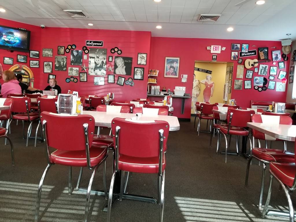Bristol 45 Diner | restaurant | 8321 200th Ave, Bristol, WI 53104, USA | 2628574545 OR +1 262-857-4545